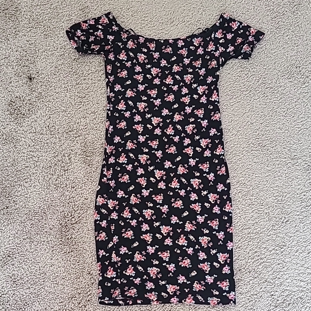 Forever 21 Pink and Black Floral Bodycon Mini Dress